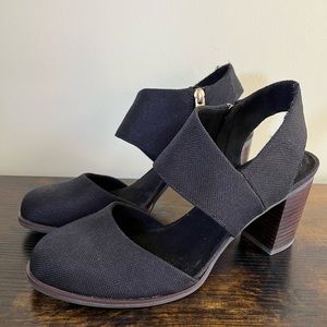 Toms Women’s Closed Toe Heels Size 9.5